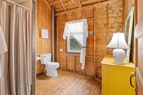Bath - 207 Pleasant Point Rd, Cushing, ME 04563 photo 1 of 1