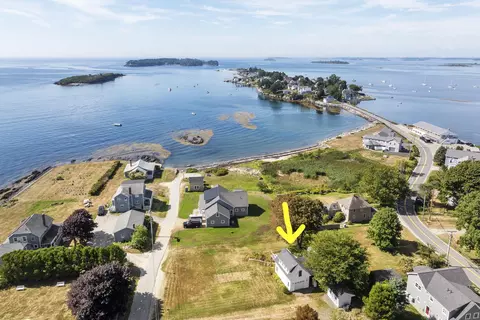 12 Graveyard Point Rd, Harpswell, ME 04079