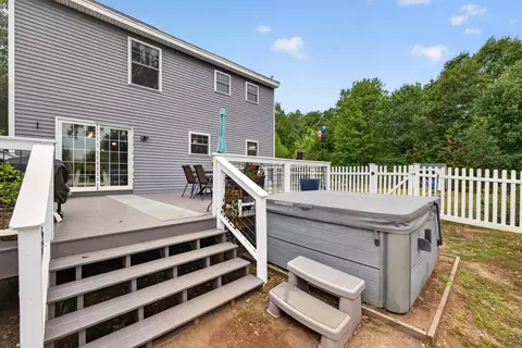Exterior - 31 Middle Rd, Kennebunk, ME 04043 photo 5 of 10