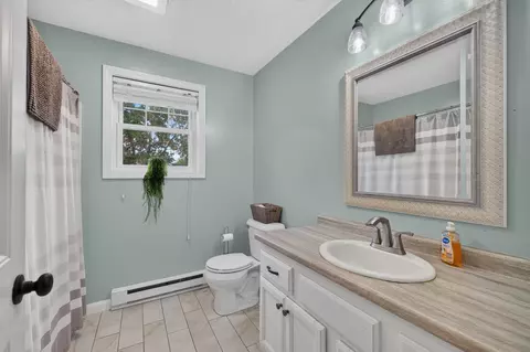 Bath - 31 Middle Rd, Kennebunk, ME 04043 photo 1 of 2