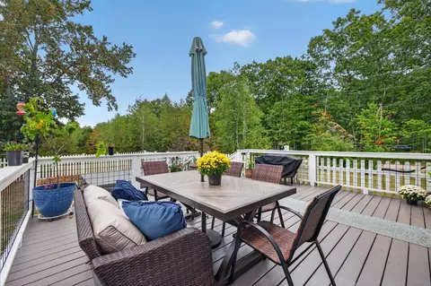 Exterior - 31 Middle Rd, Kennebunk, ME 04043 photo 3 of 10