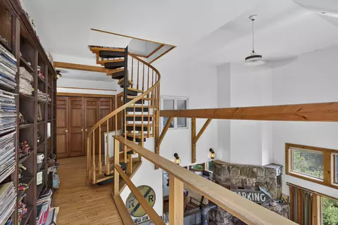 Entry Way - 40 Patrick Mountain Ln, Washington, ME 04574 photo 3 of 4