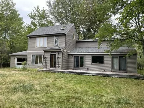 135 Burnell Dr, Yarmouth, ME 04096