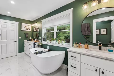 Bath - 6 Shuman Rd, Windsor, ME 04363 photo 3 of 5