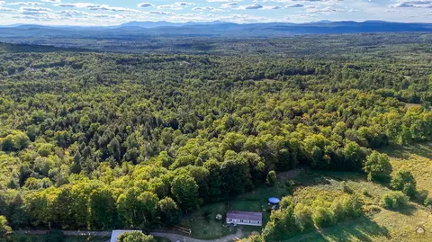 70 Mcquilkin Rd, Solon, ME 04979