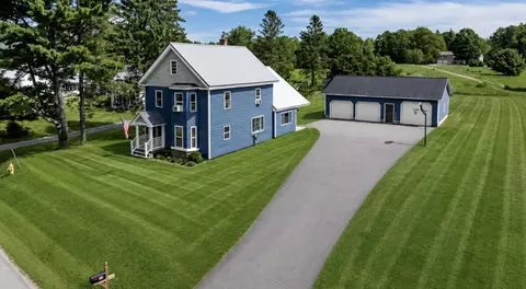 31 Bullen St, Bradley, ME 04411