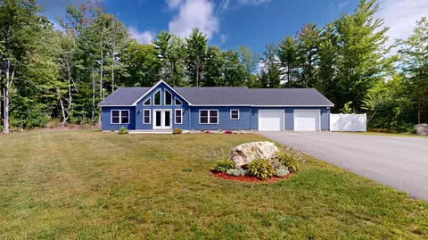 27 Richmond Rd, Turner, ME 04282