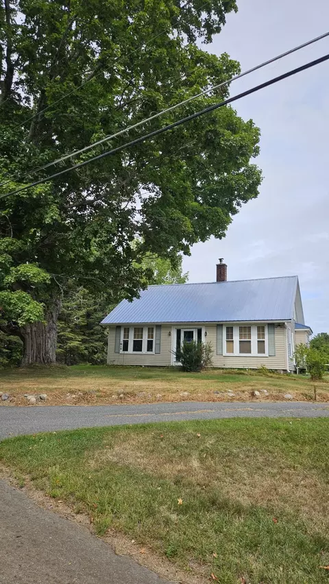 58 Waugan Rd, Monmouth, ME 04259