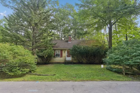 8 Acacia Rd, Kennebunkport, ME 04046