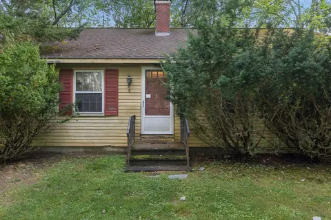 8 Acacia Rd, Kennebunkport, ME 04046