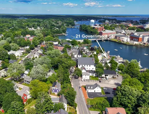 21 Government St, Kittery, ME 03904