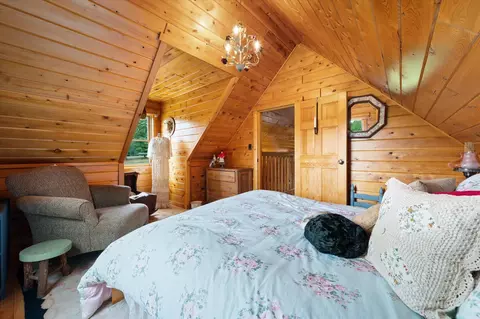 Bedroom - 137 Avenue Road Ext, Exeter, ME 04435 photo 9 of 10