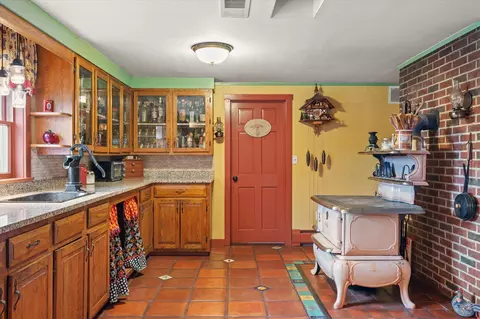Kitchen - 137 Avenue Road Ext, Exeter, ME 04435 photo 4 of 9