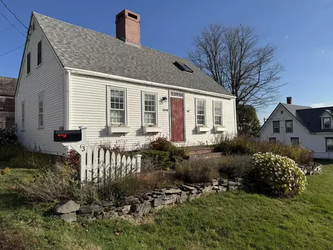 3 Green St, Eastport, ME 04631