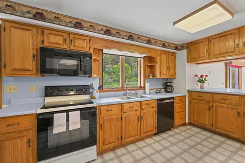 Kitchen - 196 Case Rd, Winthrop, ME 04364 photo 2 of 6