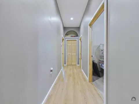 Entry Way - 945 949 Main St, Wayne, ME 04284 photo 9 of 10
