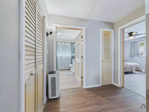 Entry Way - 945 949 Main St, Wayne, ME 04284 photo 2 of 10