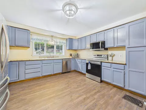Kitchen - 945 949 Main St, Wayne, ME 04284 photo 2 of 5