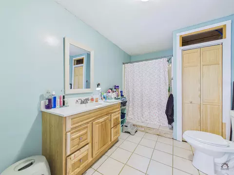 Bath - 945 949 Main St, Wayne, ME 04284 photo 2 of 2