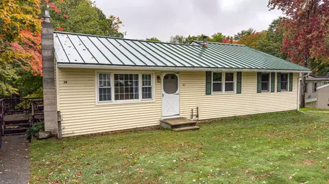 36 Spring St, Mechanic Falls, ME 04256