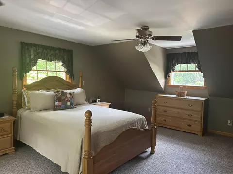 Bedroom - 162 East Dixfield Rd, Jay, ME 04239 photo 5 of 6