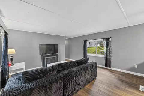 Living - 18 Sparrow Dr, Augusta, ME 04330 photo 3 of 3