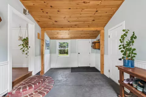 Entry Way - 204 Shaker Rd, Gray, ME 04039 photo 2 of 9