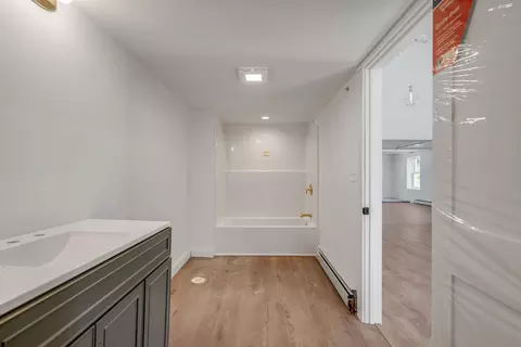 Bath - 7 Mill St #5, Springvale, ME 04083 photo 1 of 2