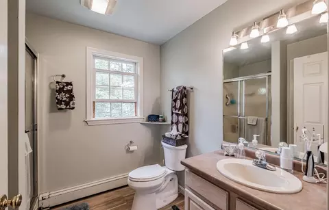Bath - 74 Webster Rd, Freeport, ME 04032 photo 2 of 2