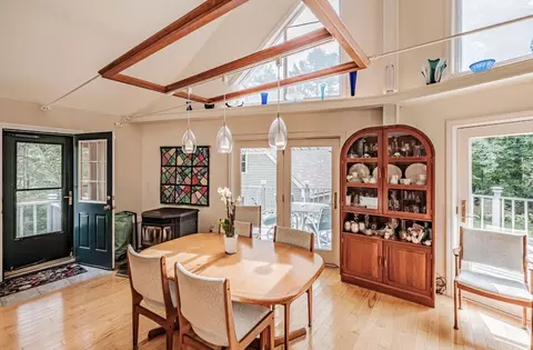 Dining - 74 Webster Rd, Freeport, ME 04032 photo 1 of 2