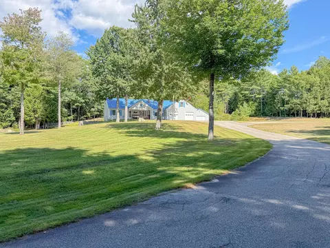 40 Rockwood Ln, Hollis, ME 04042