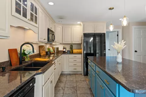 Kitchen - 7 Louise St, Gorham, ME 04038 photo 4 of 4