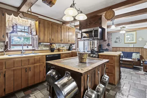 Kitchen - 12 Waco Dr, Biddeford, ME 04005 photo 4 of 4