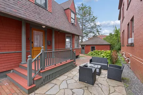 25 Bramhall St, Portland, ME 04102