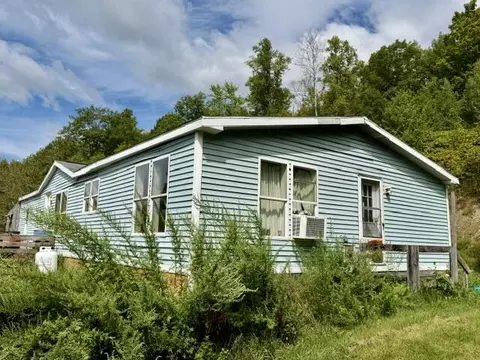 994 Canaan Rd, Skowhegan, ME 04976