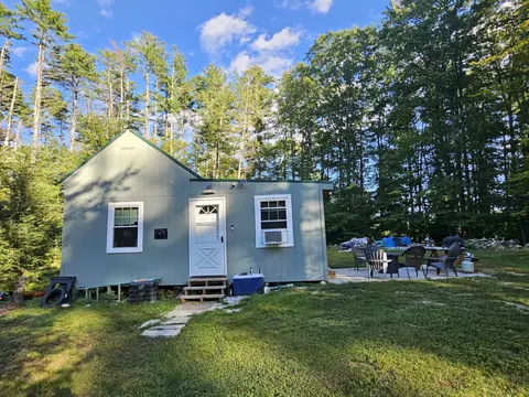8 Sandy River Rd, New Sharon, ME 04955