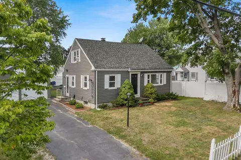 71 Hicks St, Portland, ME 04103
