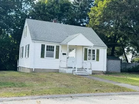 3 Farm Hill Rd, Cape Elizabeth, ME 04107