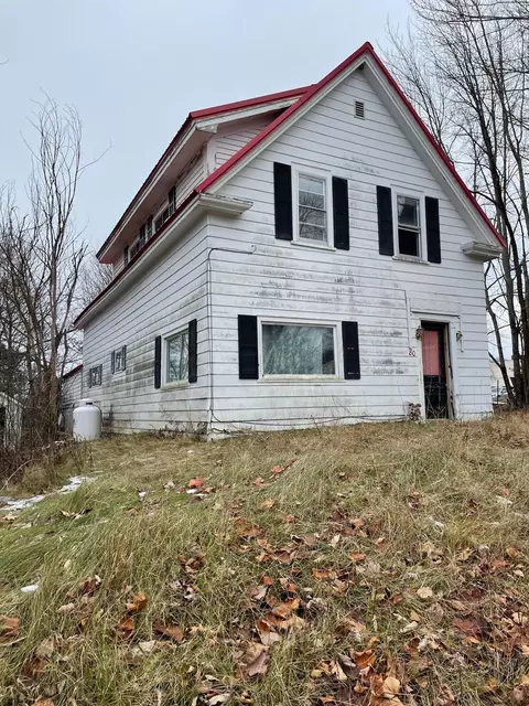 80 Monroe St, Calais, ME 04619