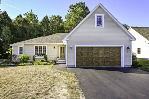 7 Kiara Ln #26, Gorham, ME 04038