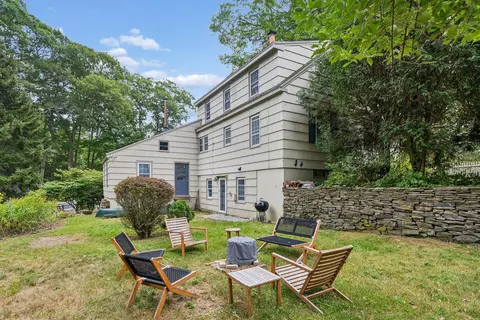 305 Fowler Rd, Cape Elizabeth, ME 04107