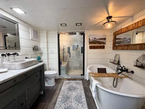 Bath - 46 Lyons Rd, Lubec, ME 04652 photo 1 of 2
