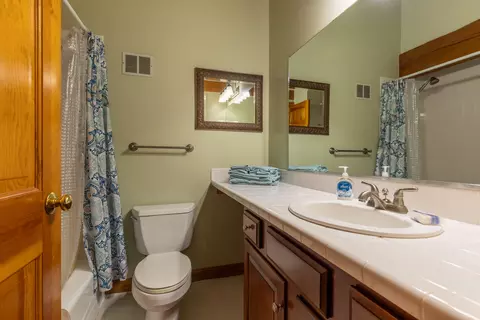 Bath - 17 River Wind Ln, Edgecomb, ME 04556 photo 2 of 5