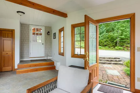 Entry Way - 17 River Wind Ln, Edgecomb, ME 04556 photo 3 of 5