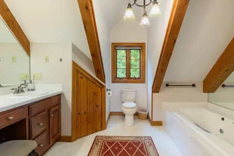 Bath - 17 River Wind Ln, Edgecomb, ME 04556 photo 3 of 5
