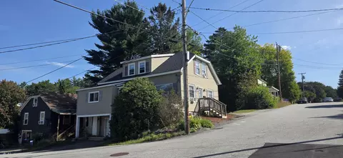 26 Laurier St, Lewiston, ME 04240