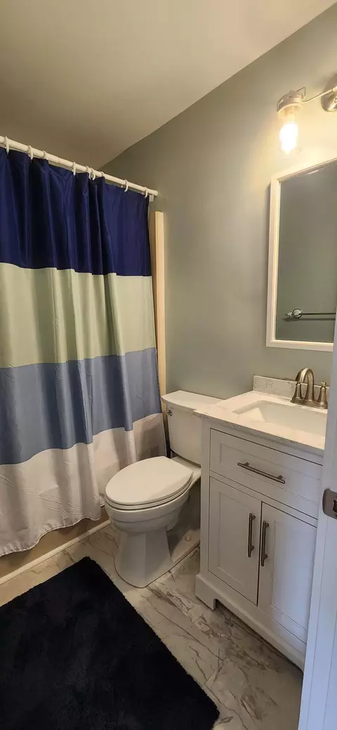 Bath - 55 Israel Head Rd #407, Ogunquit, ME 03907 photo 1 of 4