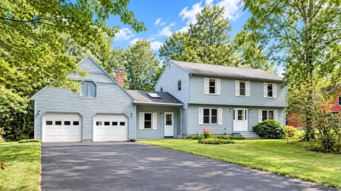 5 Iris Dr, Scarborough, ME 04074