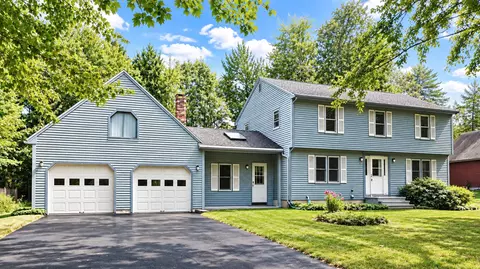 5 Iris Dr, Scarborough, ME 04074
