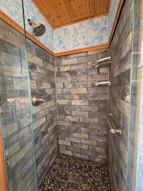 Bath - 8 Field Way, Rangeley, ME 04970 photo 4 of 5